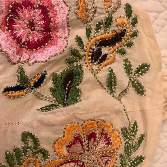 🛍Anthro Top; Embroidered Flowers - Picture 6 of 8